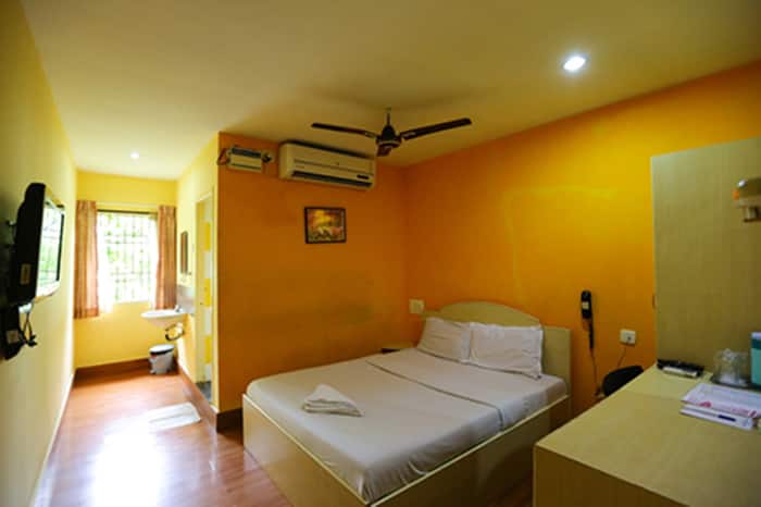 YES Rooms K.B.Dasan Road Teynampet, Chennai 3